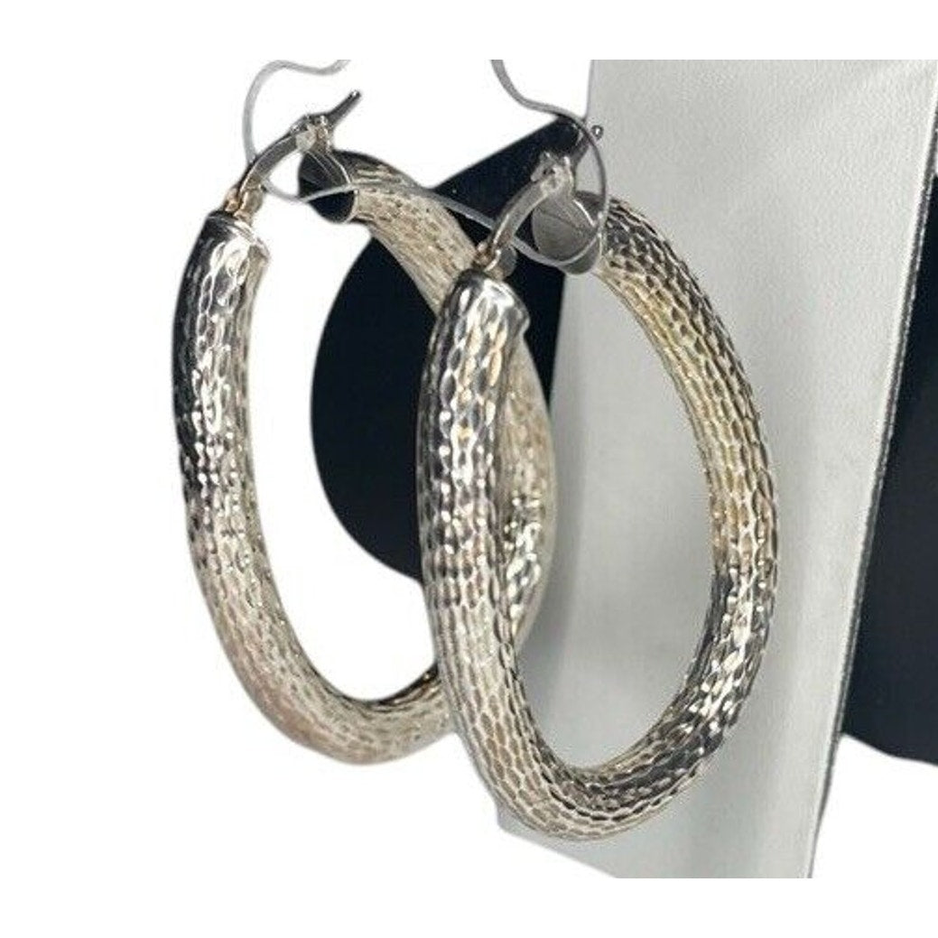 14K White Gold Vermeil Oval Hoop Earrings Stunning Textured Chic Elegant Fashion