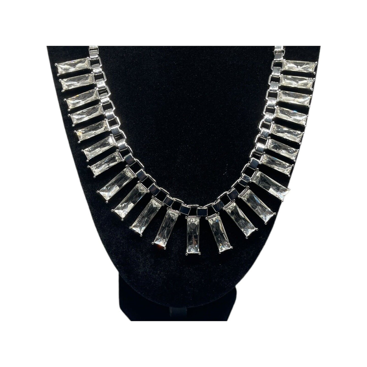 Silver Tone Crystal Statement Necklace Fashion Chic Stylish Trendy Elegant NWT