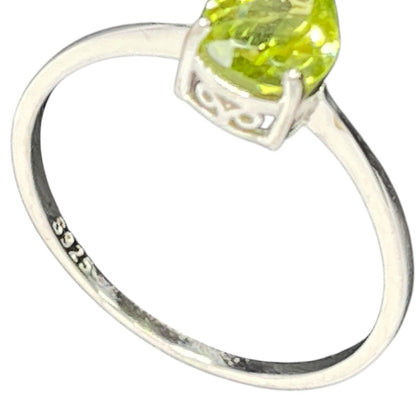 LUXY Gems Natural Green Peridot Sterling Silver Ring (Sz 7) Luxury Fashion Style