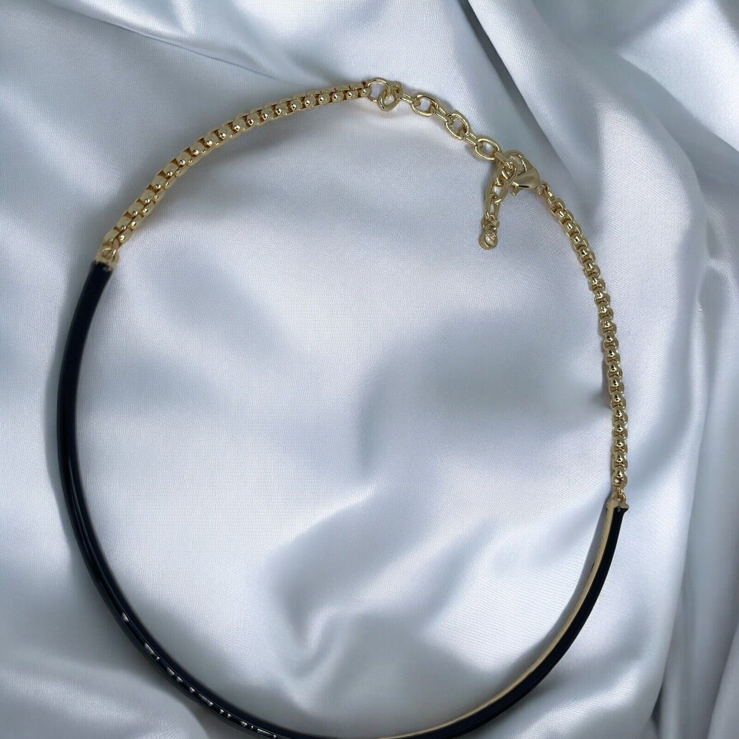 Gold Tone Enamel Chain Collar Necklace Choker Stylish Stunning Shiny Elegant NWT