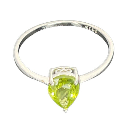 LUXY Gems Natural Green Peridot Sterling Silver Ring (Sz 7) Luxury Fashion Style