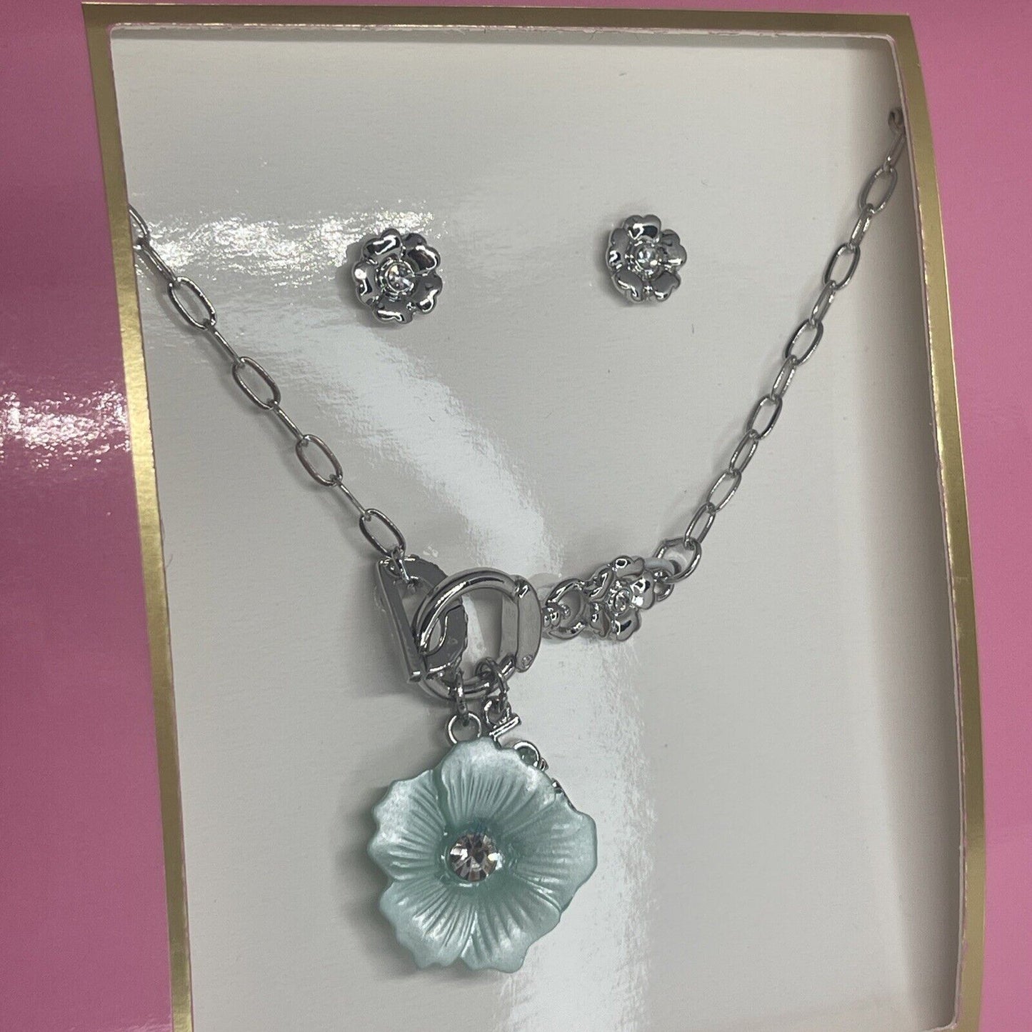 Guess Silver Tone Crystal Floral Necklace Earrings (2pc Set) Trendy Fashion Vday