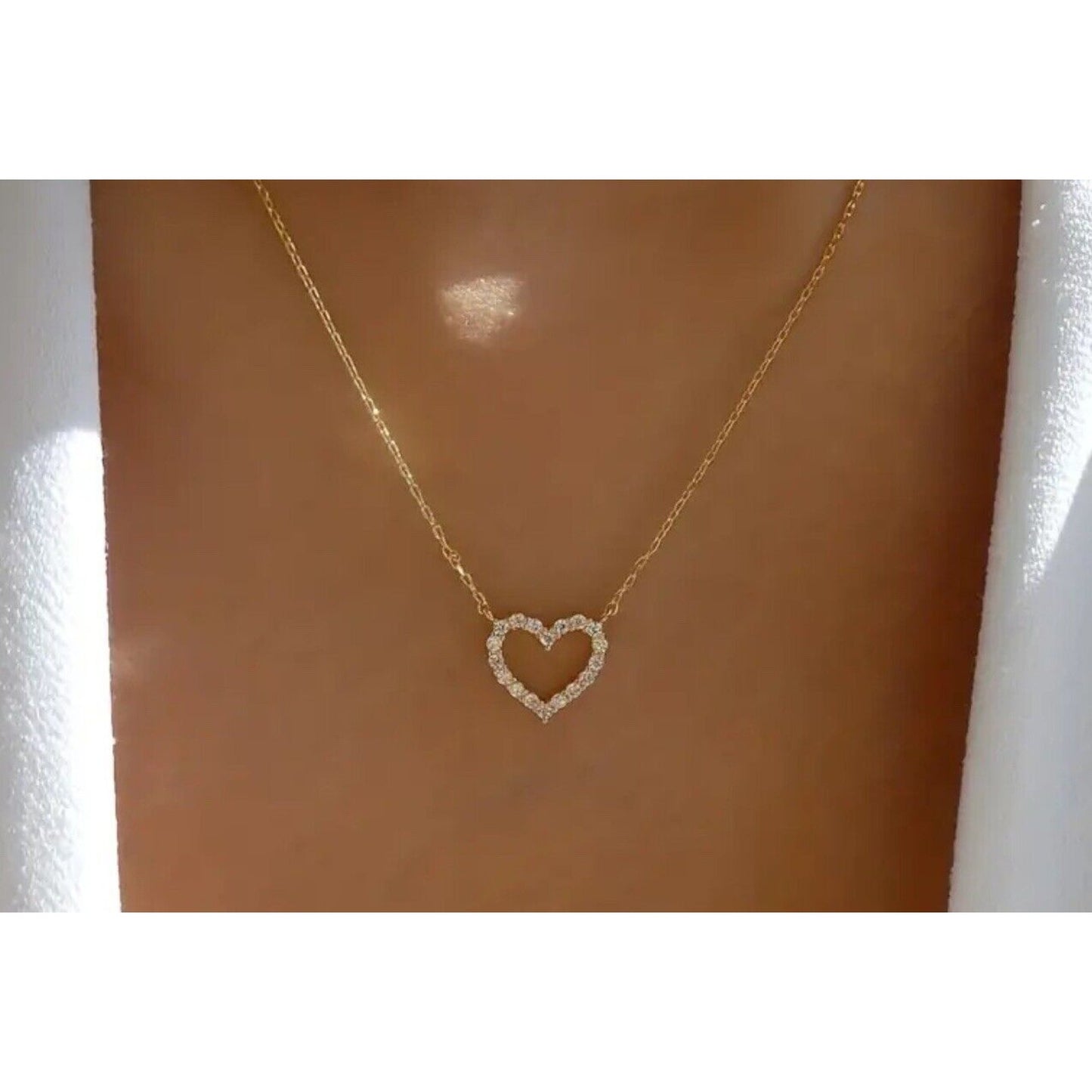 18K Gold Plate Crystal Heart Charm Necklace Chic Trendy Stylish Fashion Vday NWT