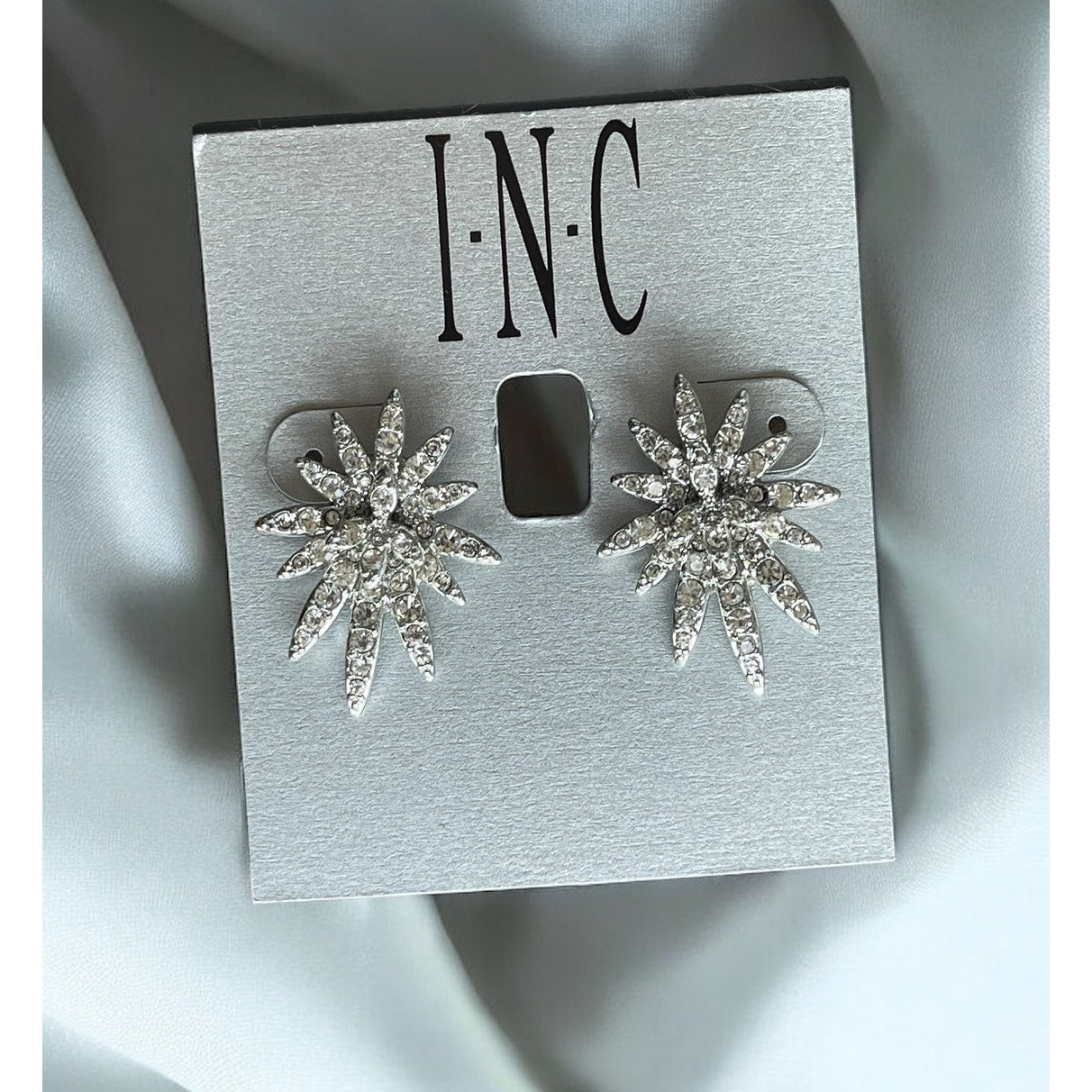 Silver Tone Starburst Crystal Earrings Intricate Elegant Stunning Chic Style NWT