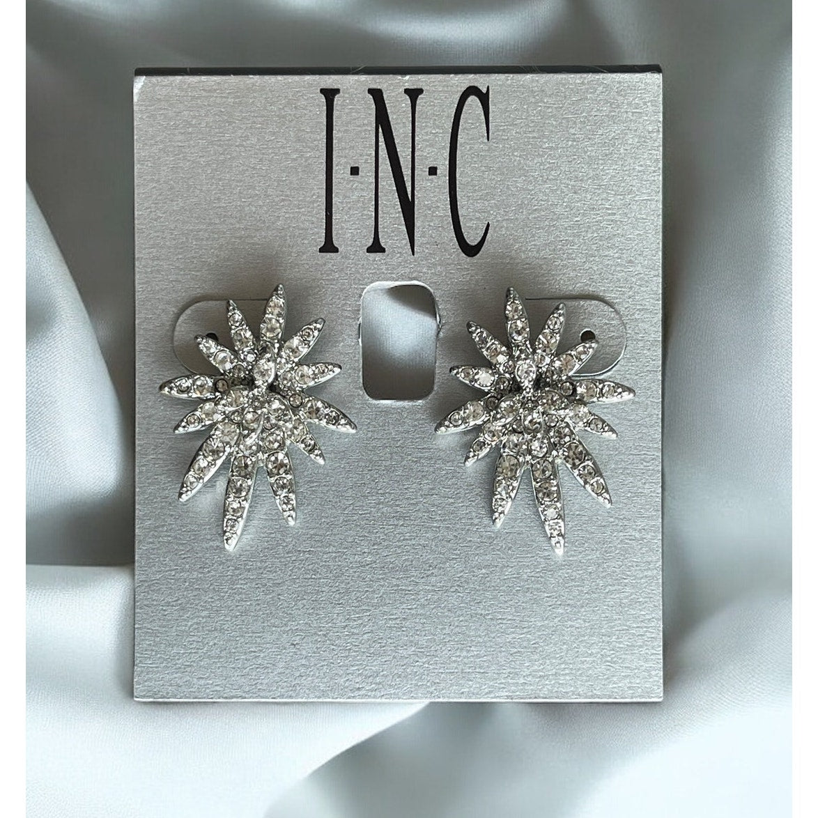 Silver Tone Starburst Crystal Earrings Intricate Elegant Stunning Chic Style NWT