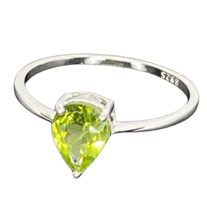 LUXY Gems Natural Green Peridot Sterling Silver Ring (Sz 7) Luxury Fashion Style