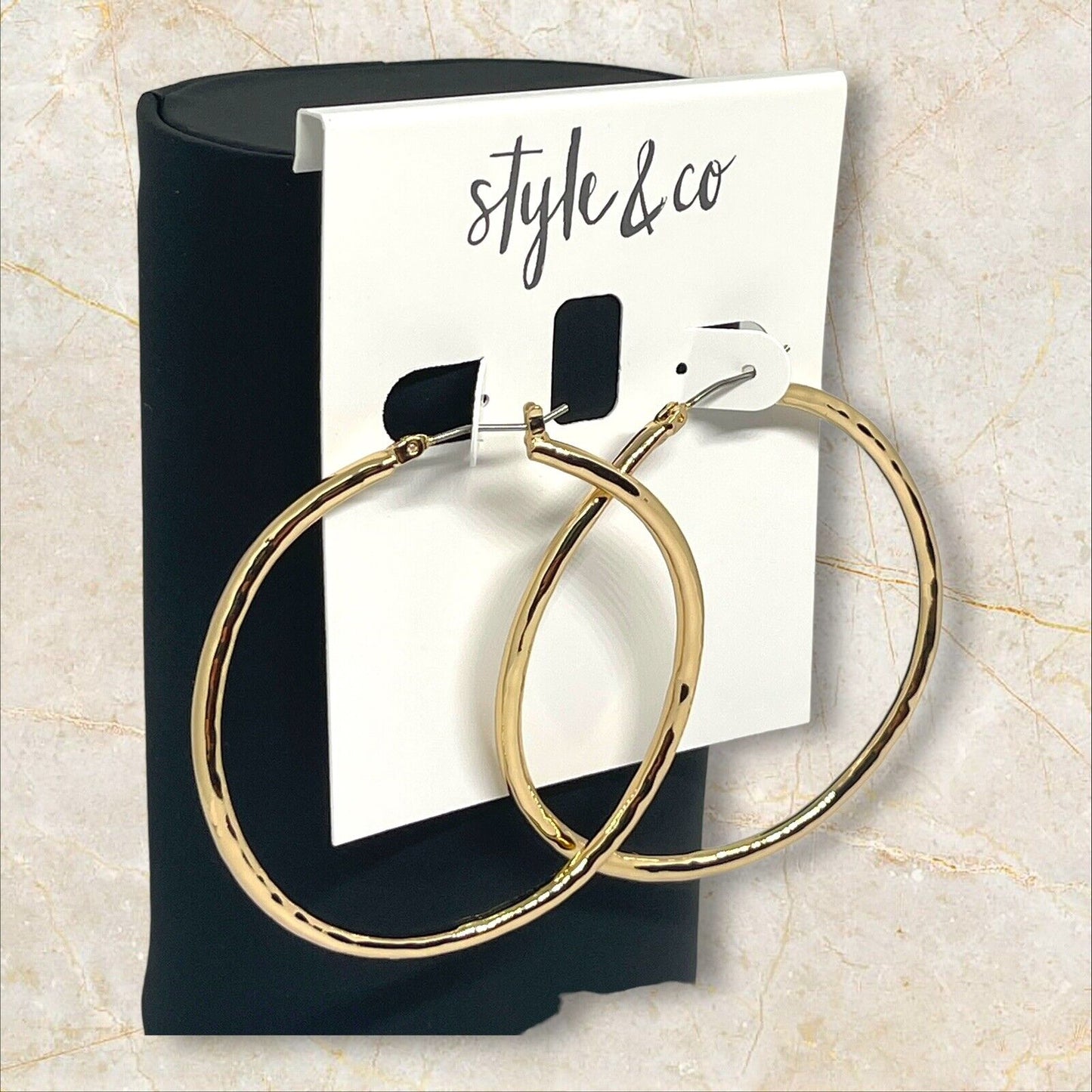 Gold Tone Wavy Medium Hoop Earrings Fashion Elegant Chic Cocktail Party Shiny