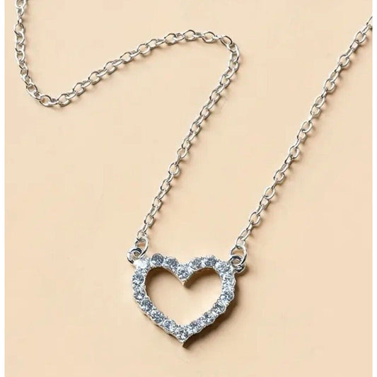 Silver Tone Crystal Heart Charm Necklace Dainty Chic Stylish Fashion Trendy NWT