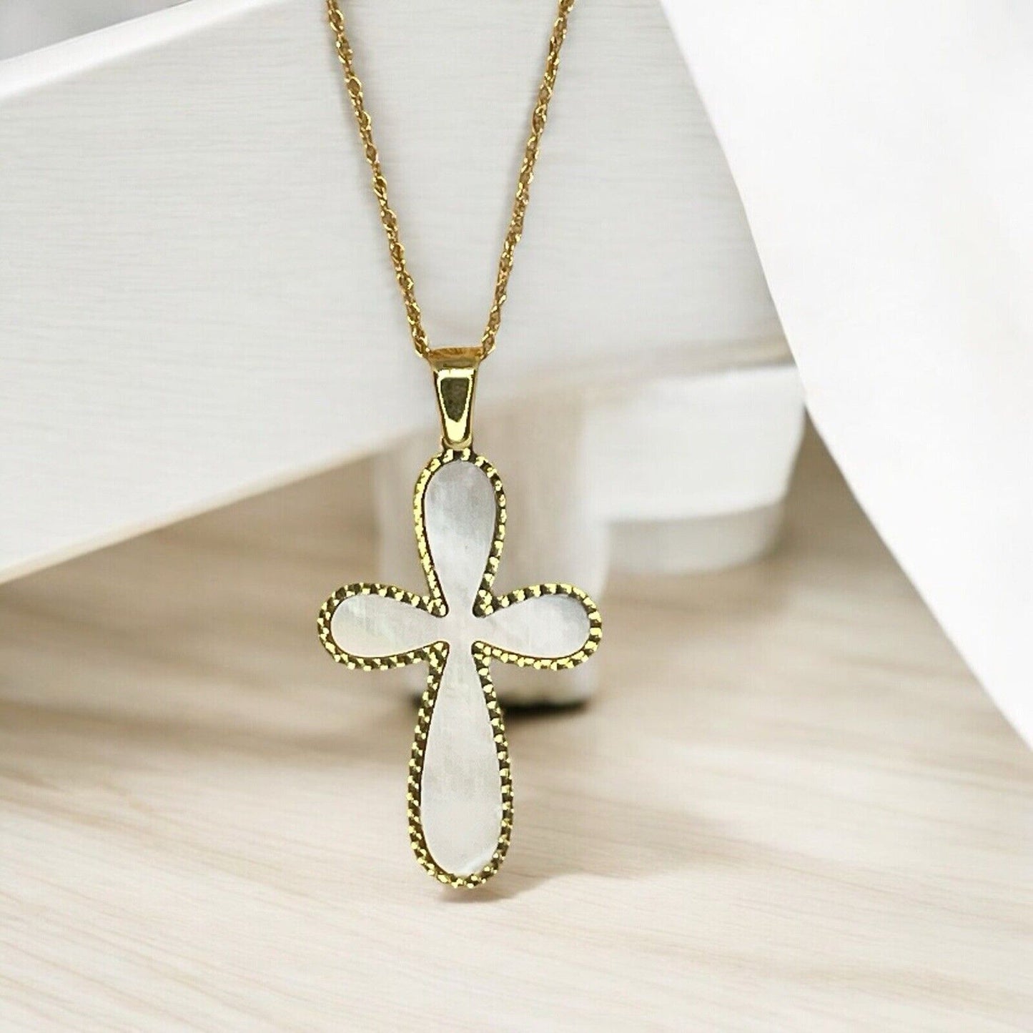 Solid 14K Gold Mother Of Pearl Cross Pendant Necklace Faith Fashion Stunning 18"