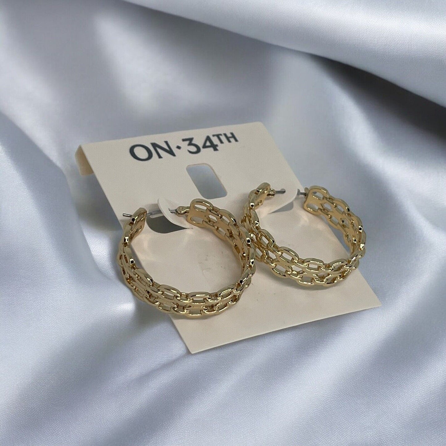 Gold Tone Chain Hoop Earrings Elegant Chic Style Fashion Trendy Ladies Jewelry