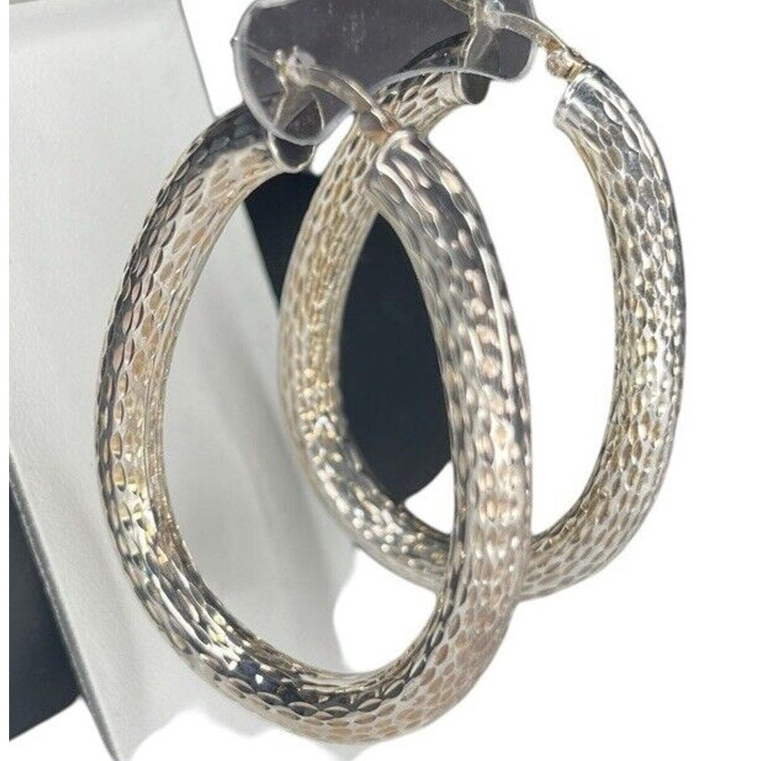 14K White Gold Vermeil Oval Hoop Earrings Stunning Textured Chic Elegant Fashion