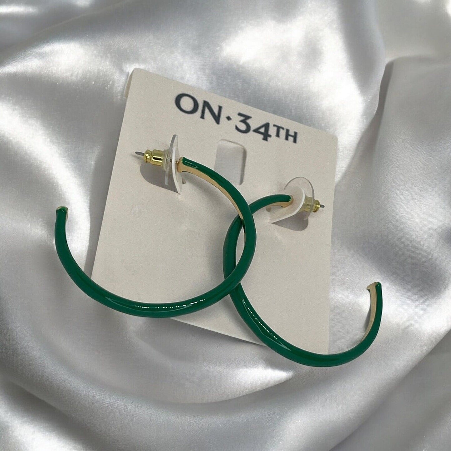 Gold Tone C Hoop Earrings Elegant Fashion Style Chic Stunning Party Cocktail NWT