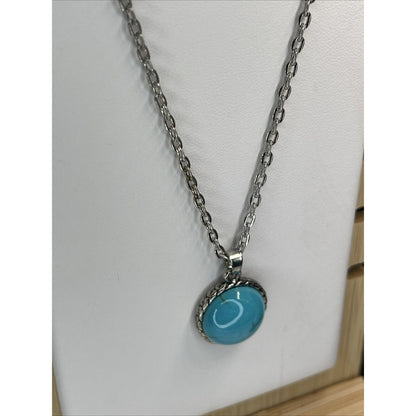 Silver Plated Faux Turquoise Pendant Necklace Stunning Chic Stylish Fashion NWT