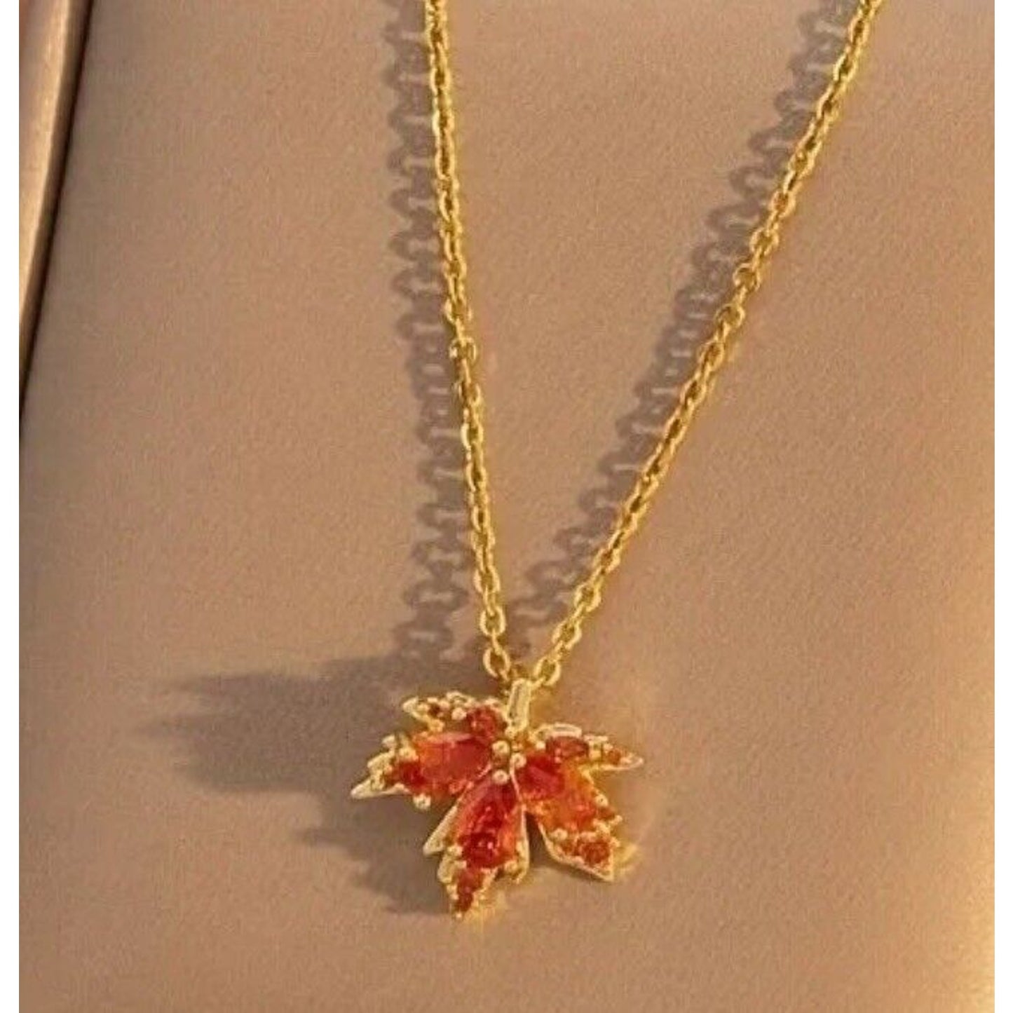 18K Gold Plate Maple Leaf Pendant Necklace Chic Floral Style Fashion Style NWT