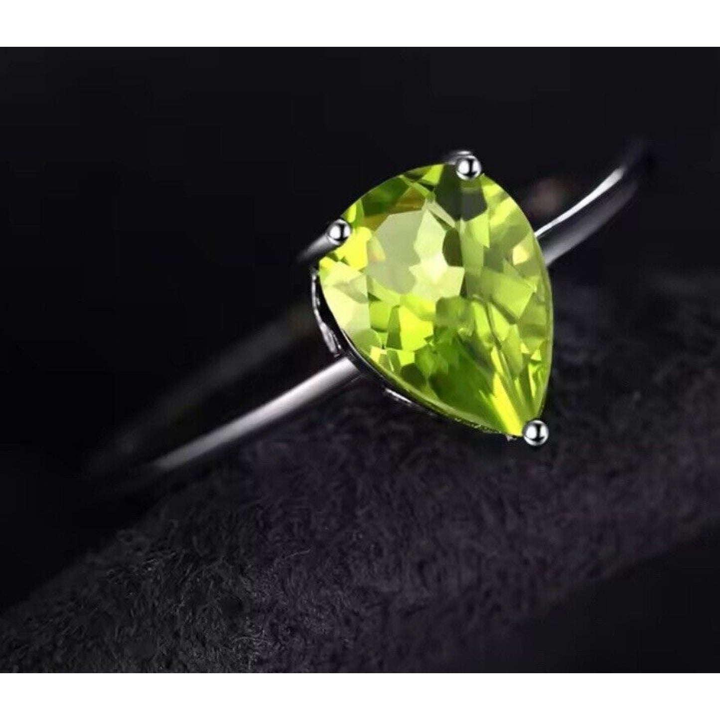 LUXY Gems Natural Green Peridot Sterling Silver Ring (Sz 7) Luxury Fashion Style