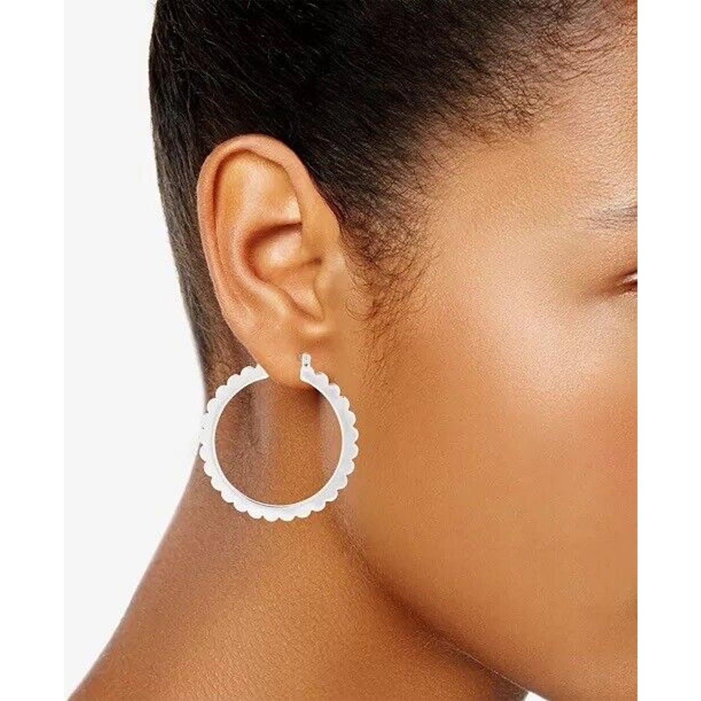 Lucky Brand Silver Tone Hoop Earrings Elegant Stylish Chic Stunning Scallop NWT