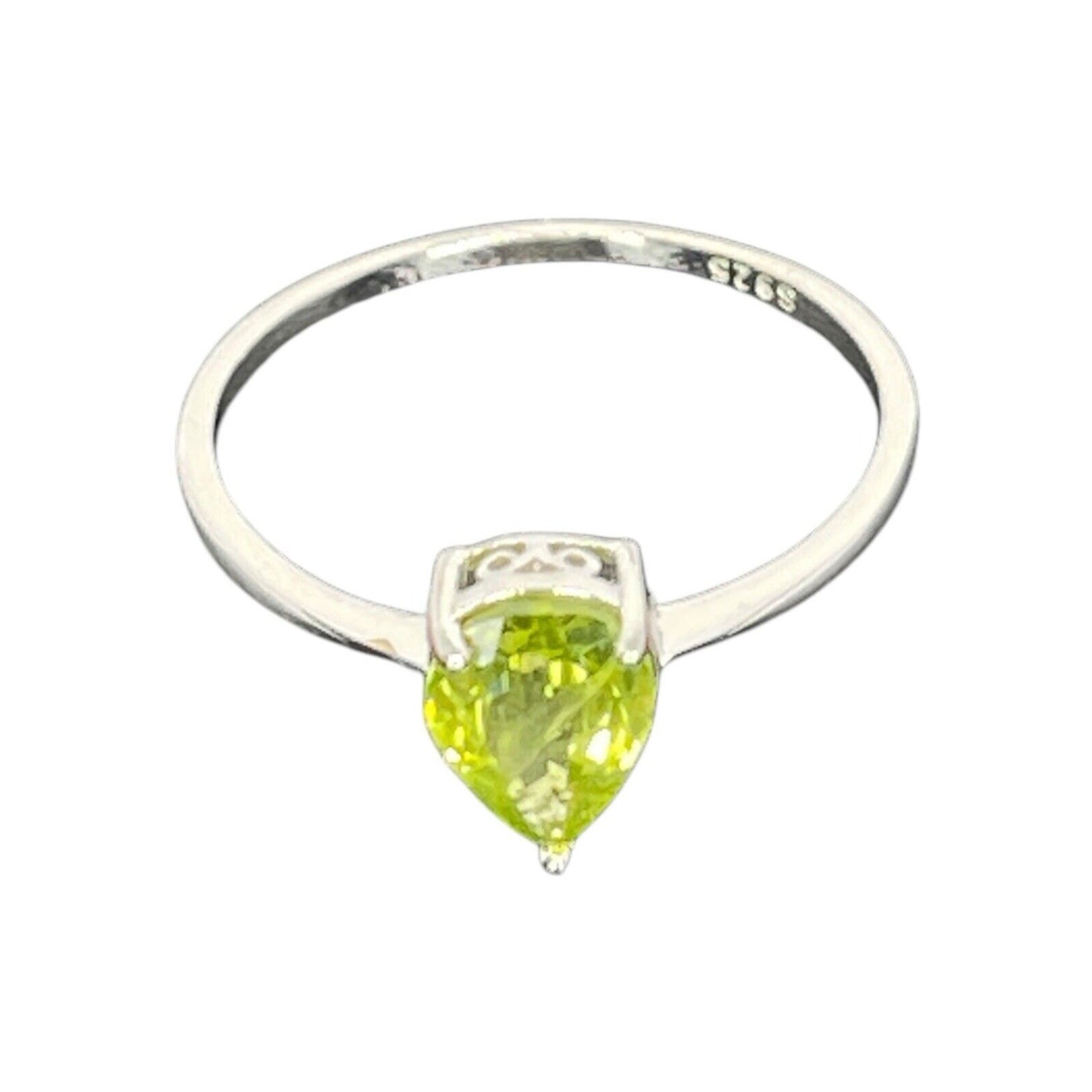 LUXY Gems Natural Green Peridot Sterling Silver Ring (Sz 7) Luxury Fashion Style