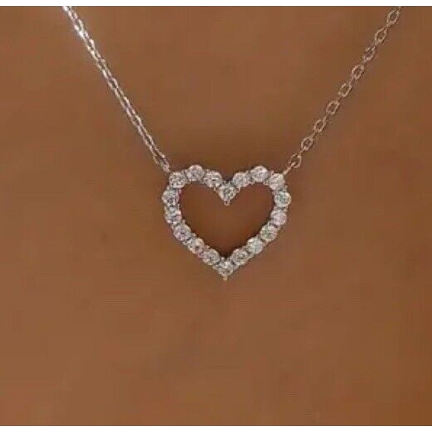 Silver Tone Crystal Heart Charm Necklace Dainty Chic Stylish Fashion Trendy NWT