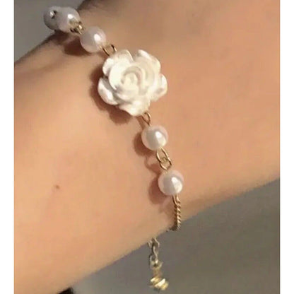 Gold Tone Faux Pearl Flower Bracelet Stylish Fashion Elegant Stunning Chic NWT