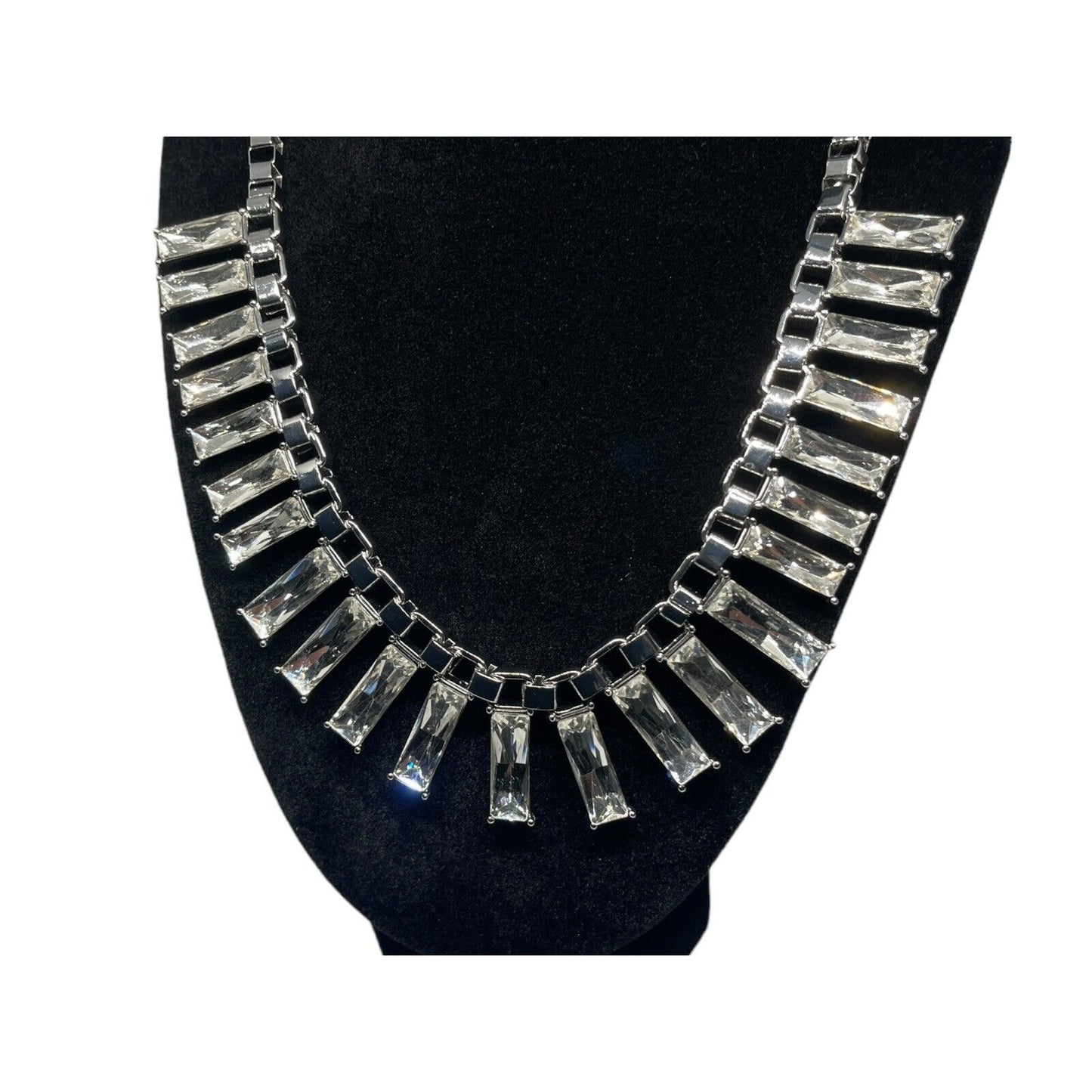 Silver Tone Crystal Statement Necklace Fashion Chic Stylish Trendy Elegant NWT