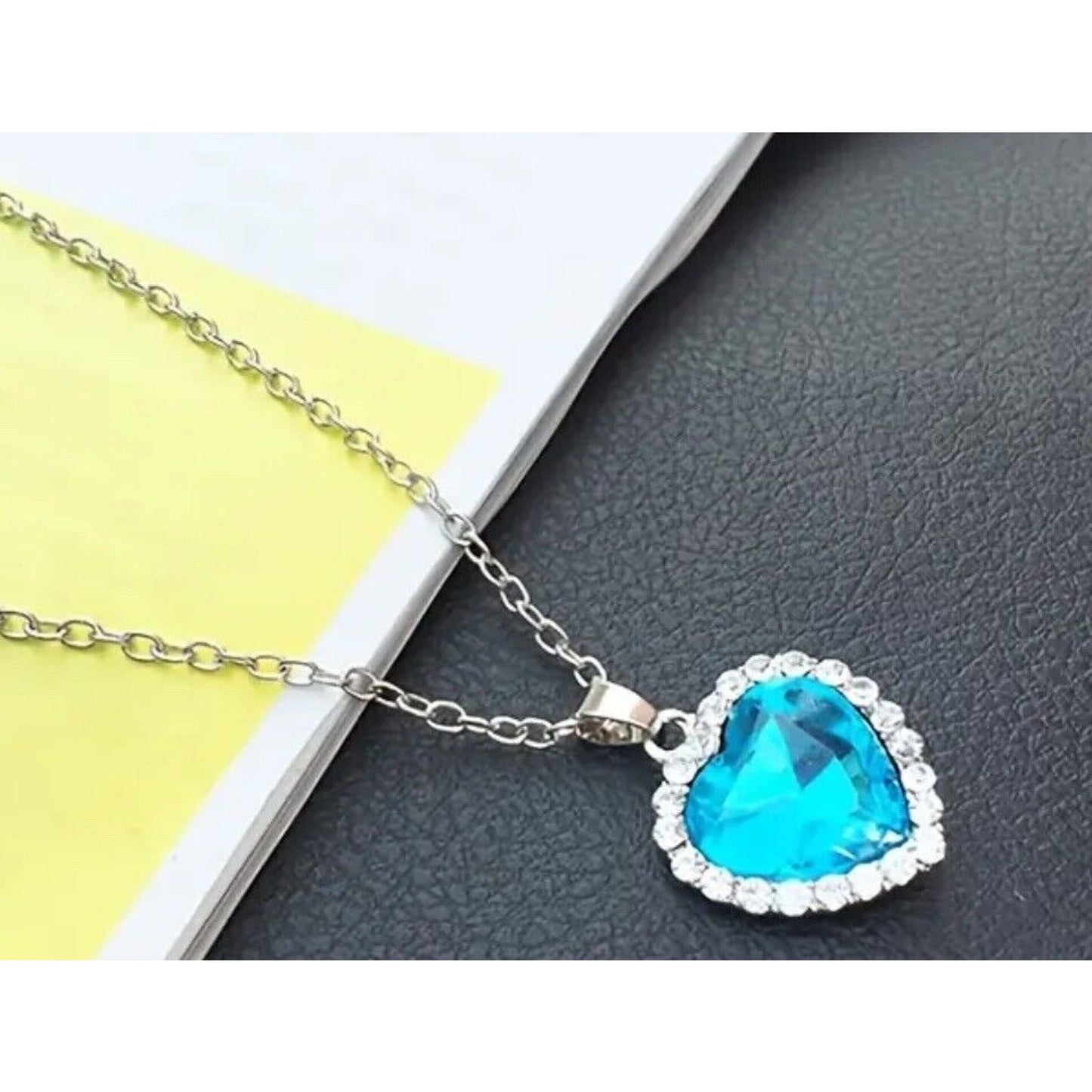 Silver Tone Crystal Heart Pendant Necklace Charm Stylish Trendy Fashion Chic NWT