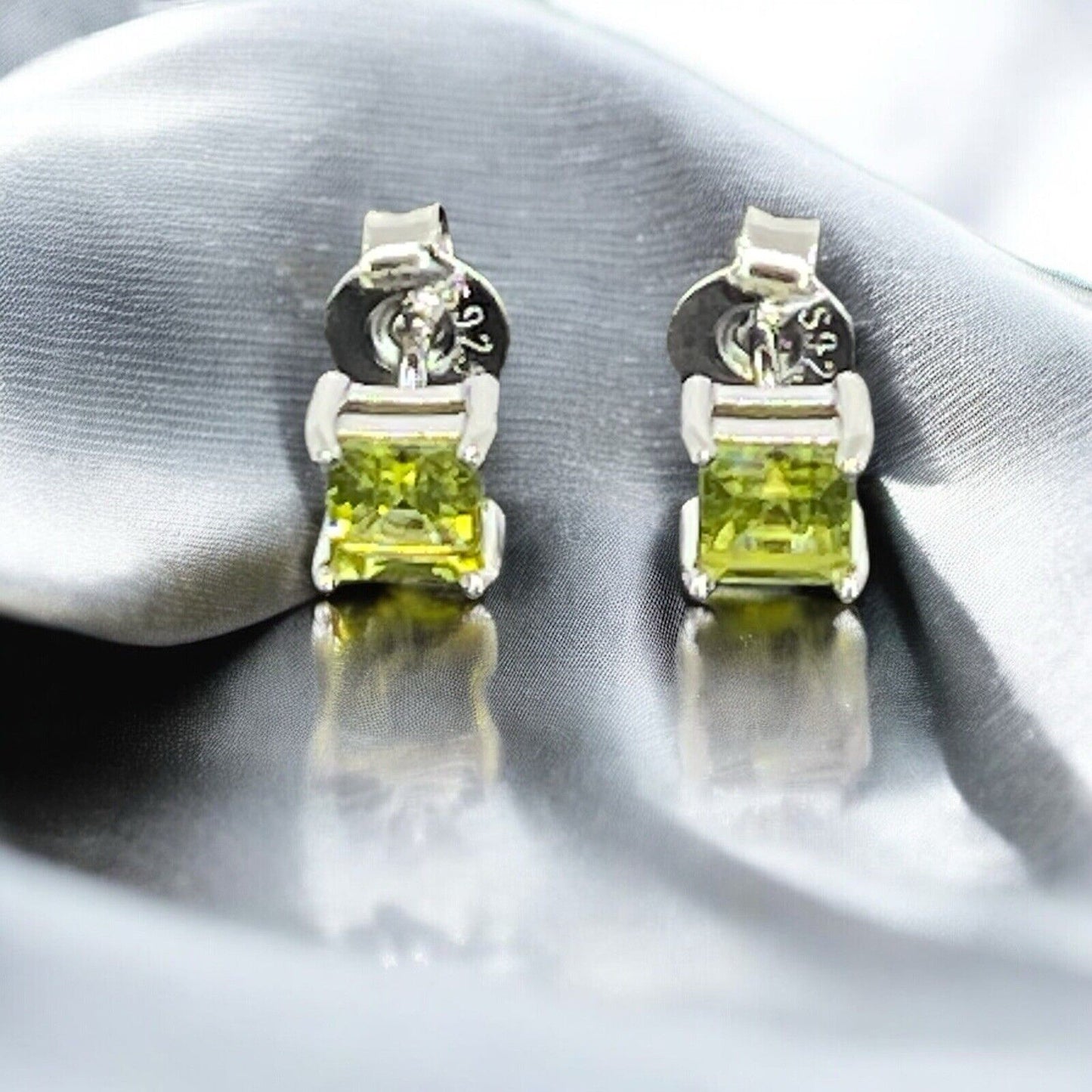 LUXY Gems Natural Green Peridot Sterling Silver Earrings (.69 ct.) Luxury Trendy