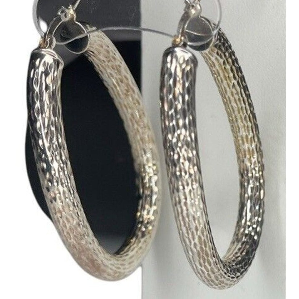 14K White Gold Vermeil Oval Hoop Earrings Stunning Textured Chic Elegant Fashion