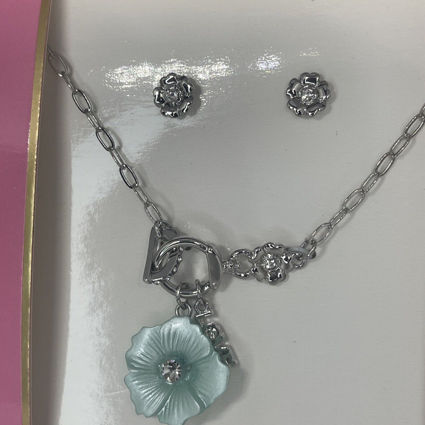 Guess Silver Tone Crystal Floral Necklace Earrings (2pc Set) Trendy Fashion Vday