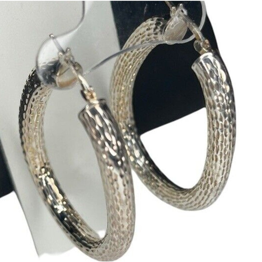 14K White Gold Vermeil Oval Hoop Earrings Stunning Textured Chic Elegant Fashion