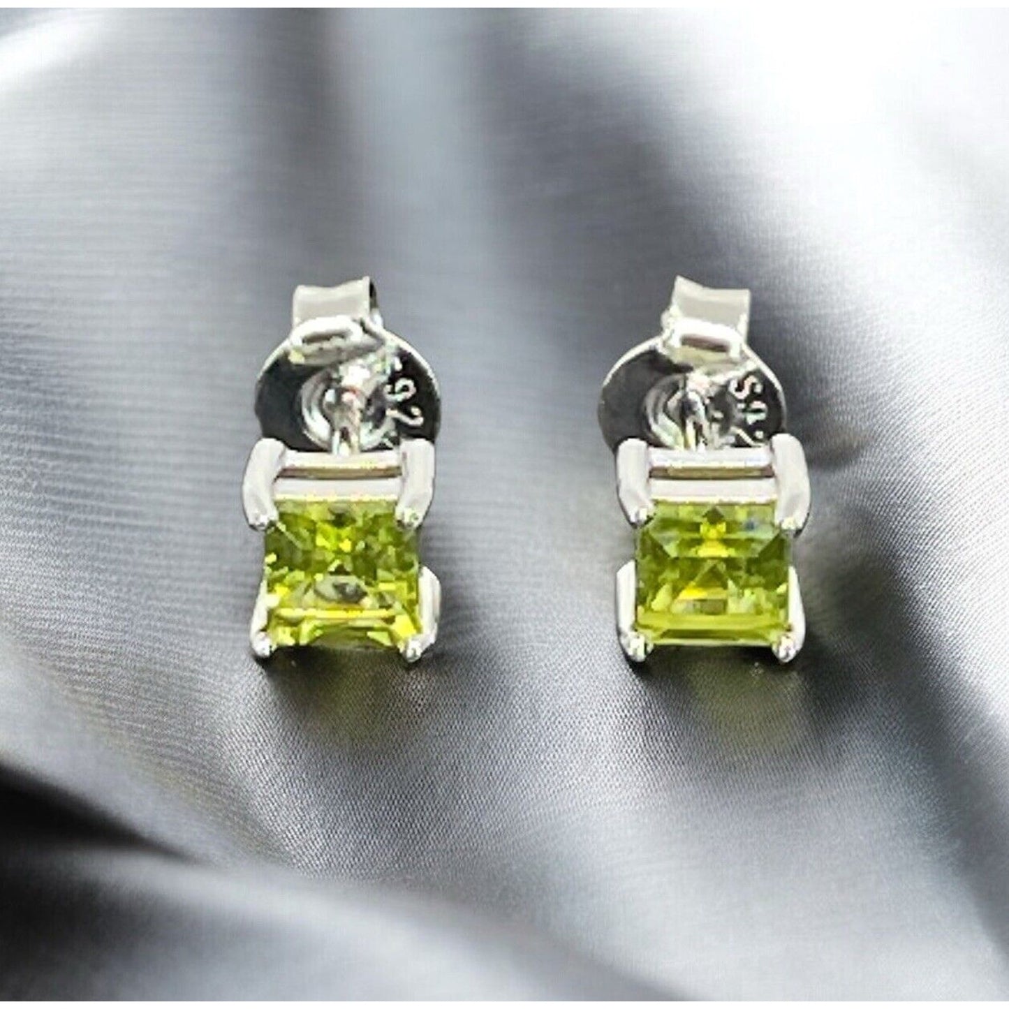 LUXY Gems Natural Green Peridot Sterling Silver Earrings (.69 ct.) Luxury Trendy