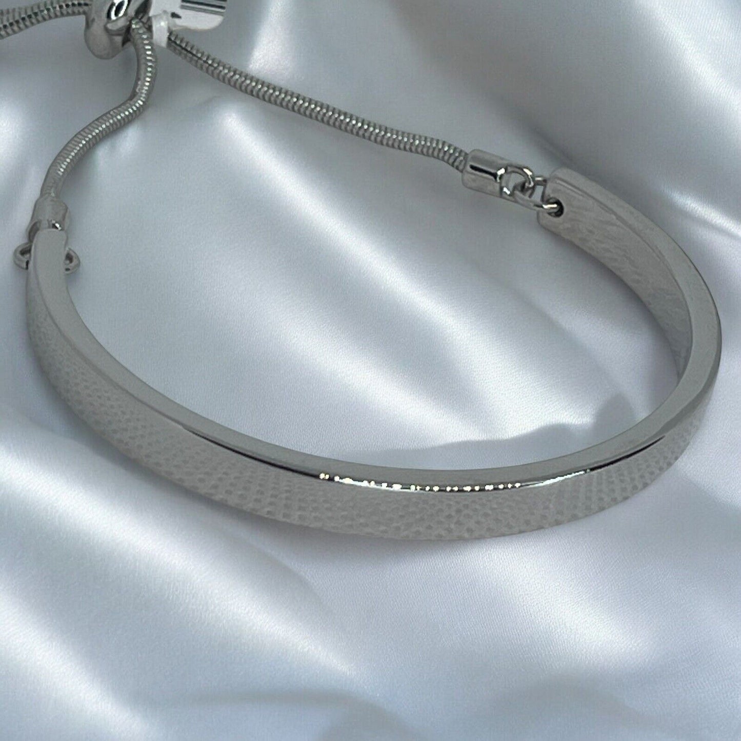 Silver Tone Bar Slider Bracelet Fashion Style Minimal Everyday Wear Elegant NWT