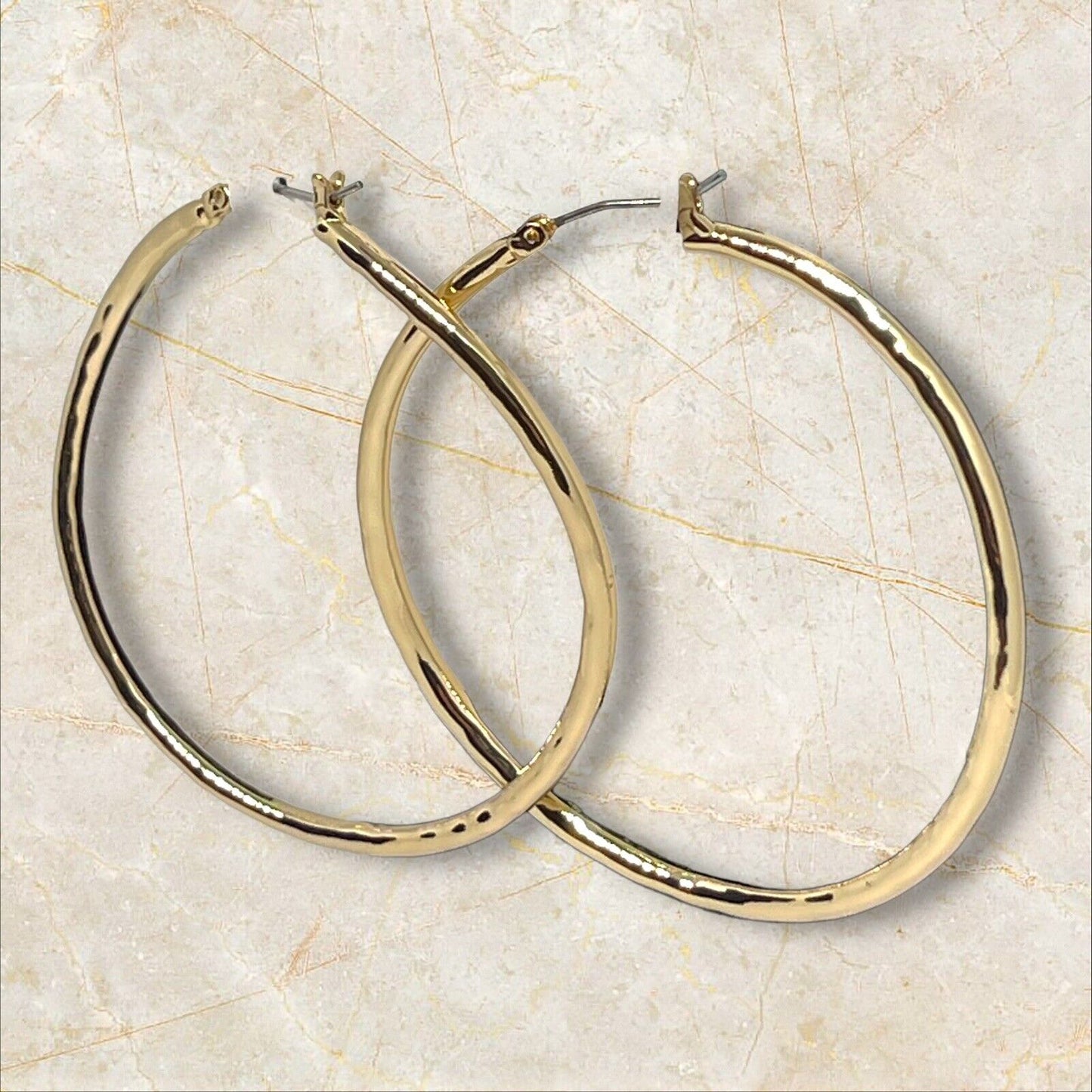 Gold Tone Wavy Medium Hoop Earrings Fashion Elegant Chic Cocktail Party Shiny