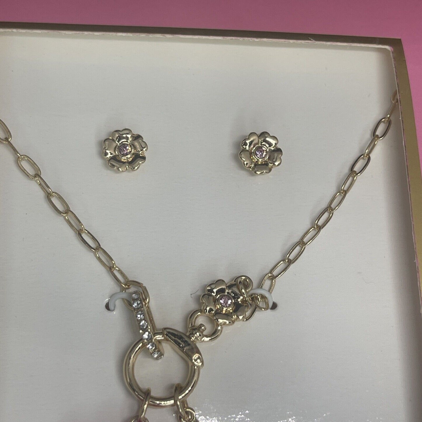 Guess Gold Tone Crystal Necklace Earrings (2pc Set) Floral Trendy Fashion Vday