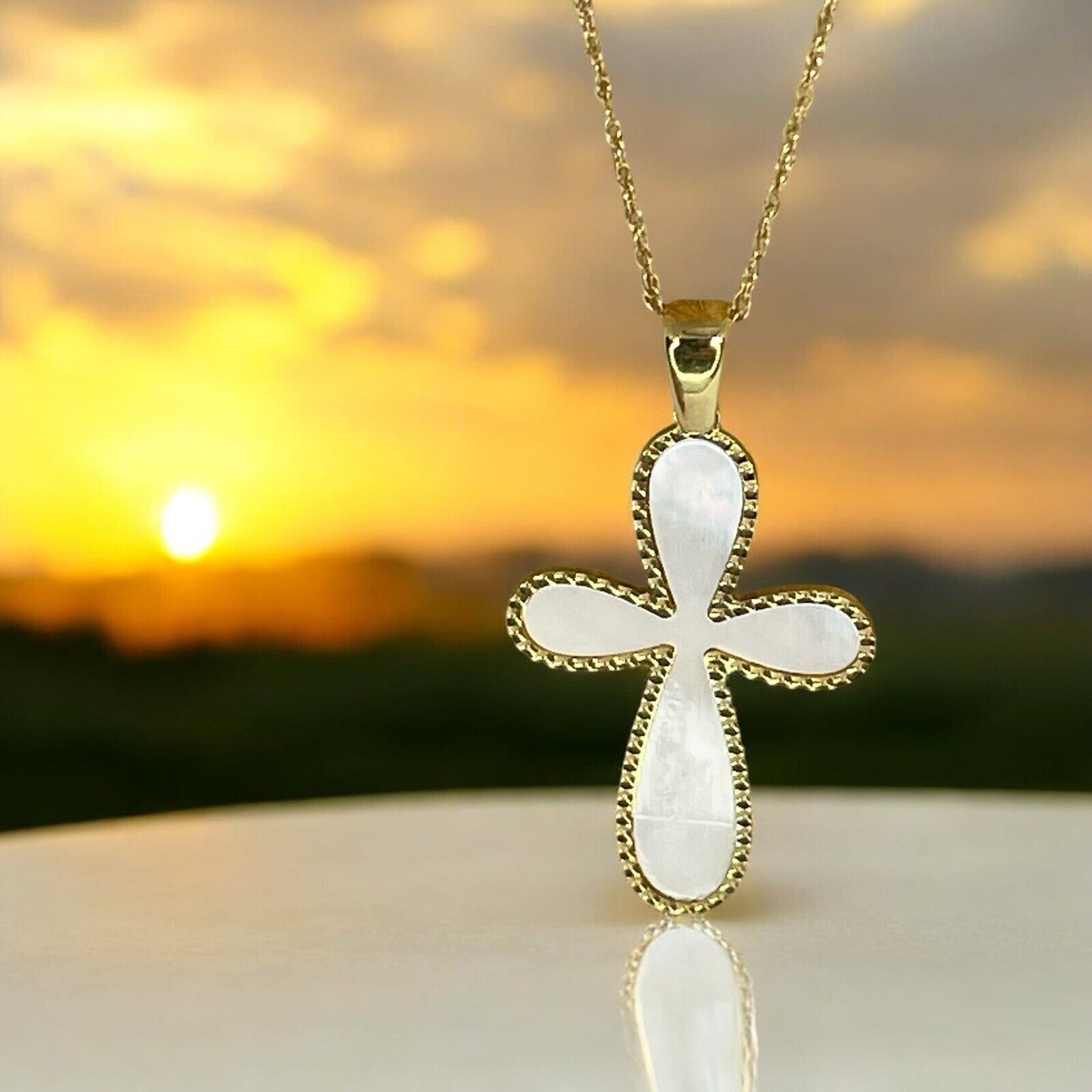 Solid 14K Gold Mother Of Pearl Cross Pendant Necklace Faith Fashion Stunning 18"