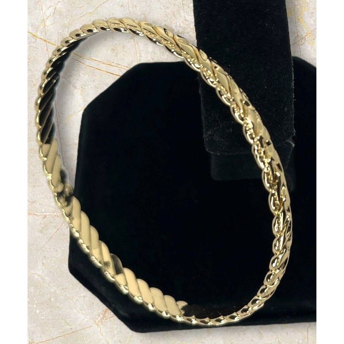 Gold Tone Bangle Bracelet Chic Style Fashion Trendy Shiny Minimal Everyday Wear