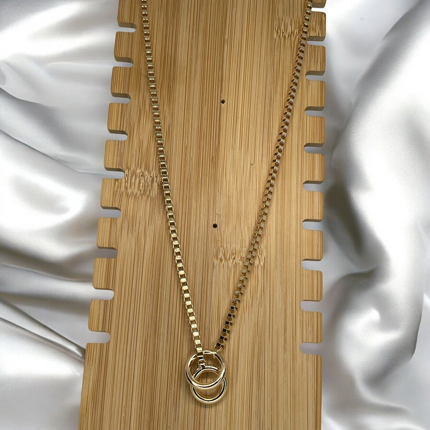 Gold Tone Box Chain Toggle Pendant Necklace Stylish Stunning Shiny Elegant NWT