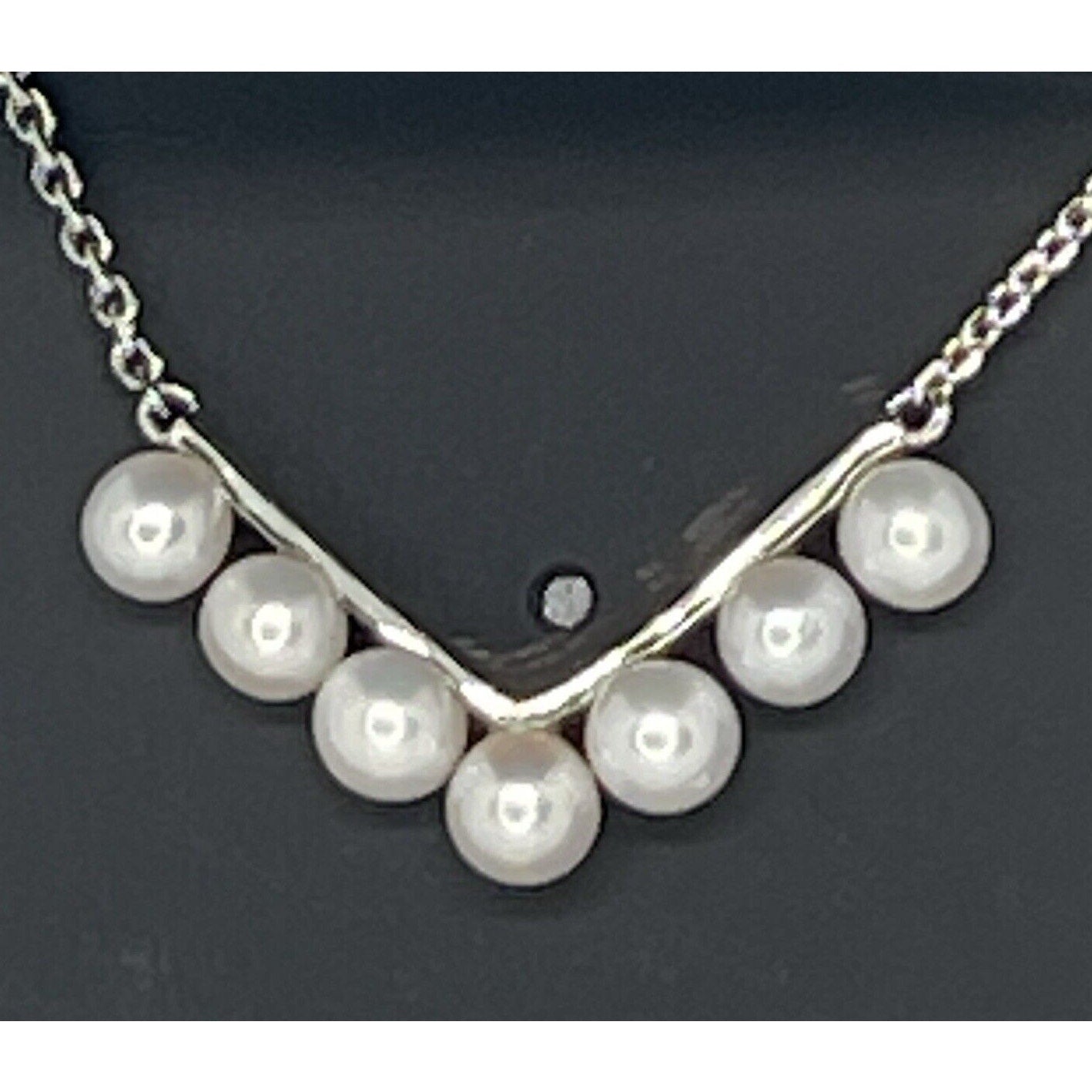 Pearl (4mm) Sterling Silver Pendant Necklace Luxury Fashion Stunning Elegant NWT