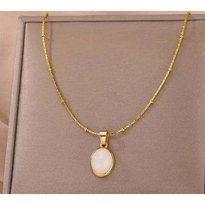 18K Gold Plate Oval Pendant Necklace Faux Stone Chic Fashion Trendy Cocktail NWT