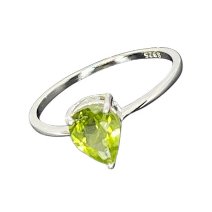 LUXY Gems Natural Green Peridot Sterling Silver Ring (Sz 7) Luxury Fashion Style