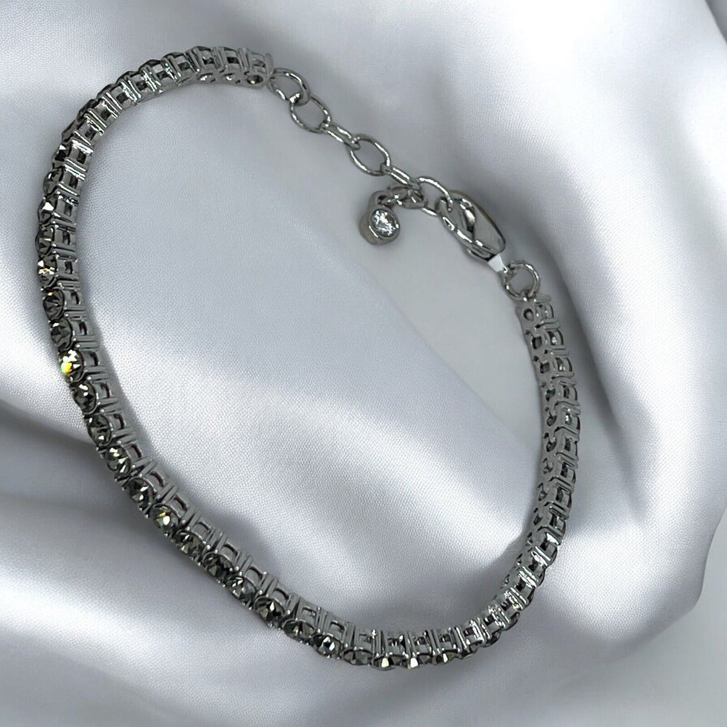 Silver Tone Crystal Flex Tennis Bracelet Fashion Stylish Trendy Shiny Chic NWT