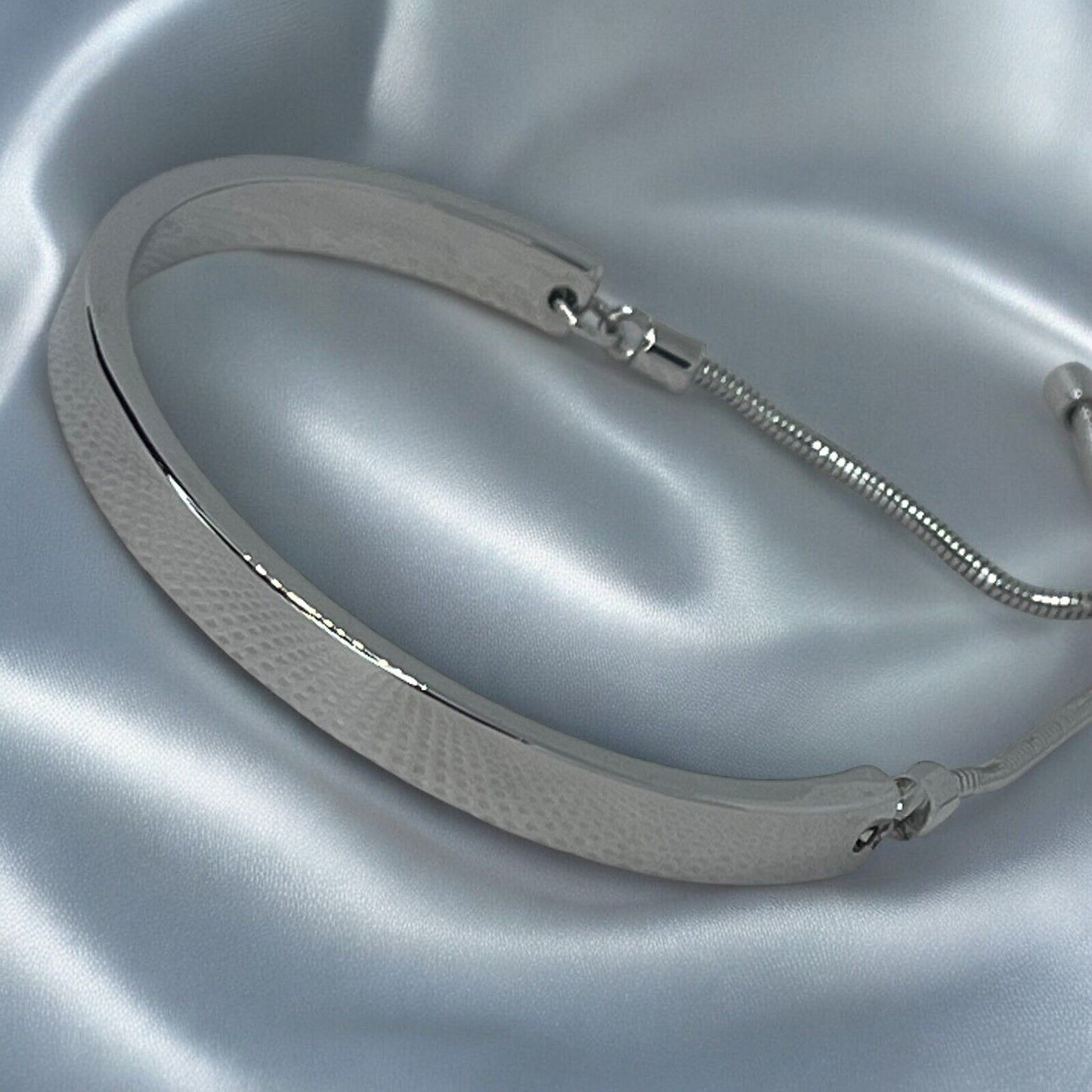 Silver Tone Bar Slider Bracelet Fashion Style Minimal Everyday Wear Elegant NWT