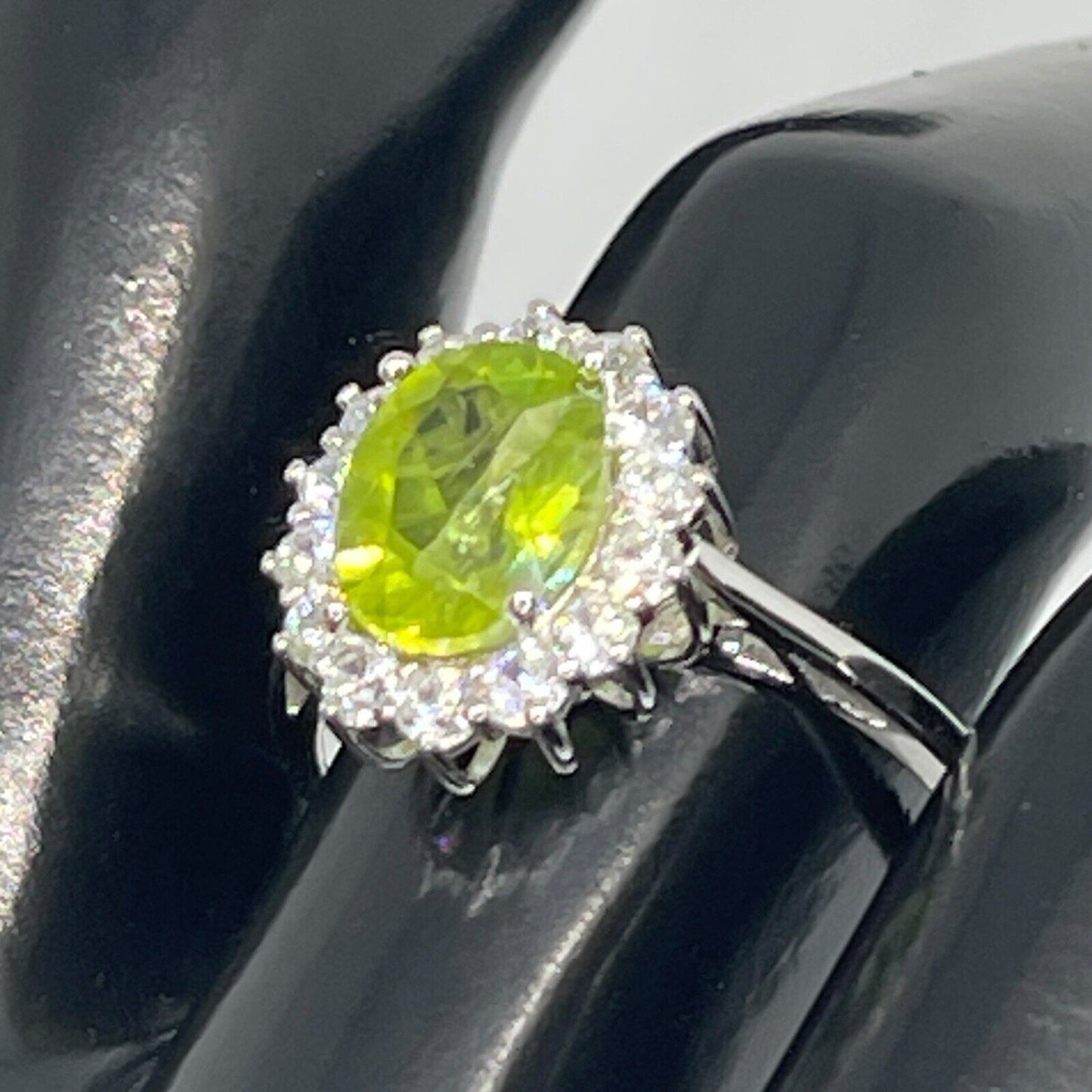 LUXY Gems Natural Peridot Sterling Silver Ring (2 ct.) Luxury Fashion (Sz 7) NWT